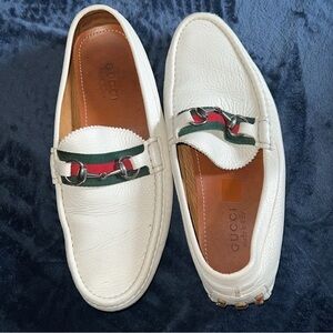 Gucci White Leather Loafers with Green and Red Accents